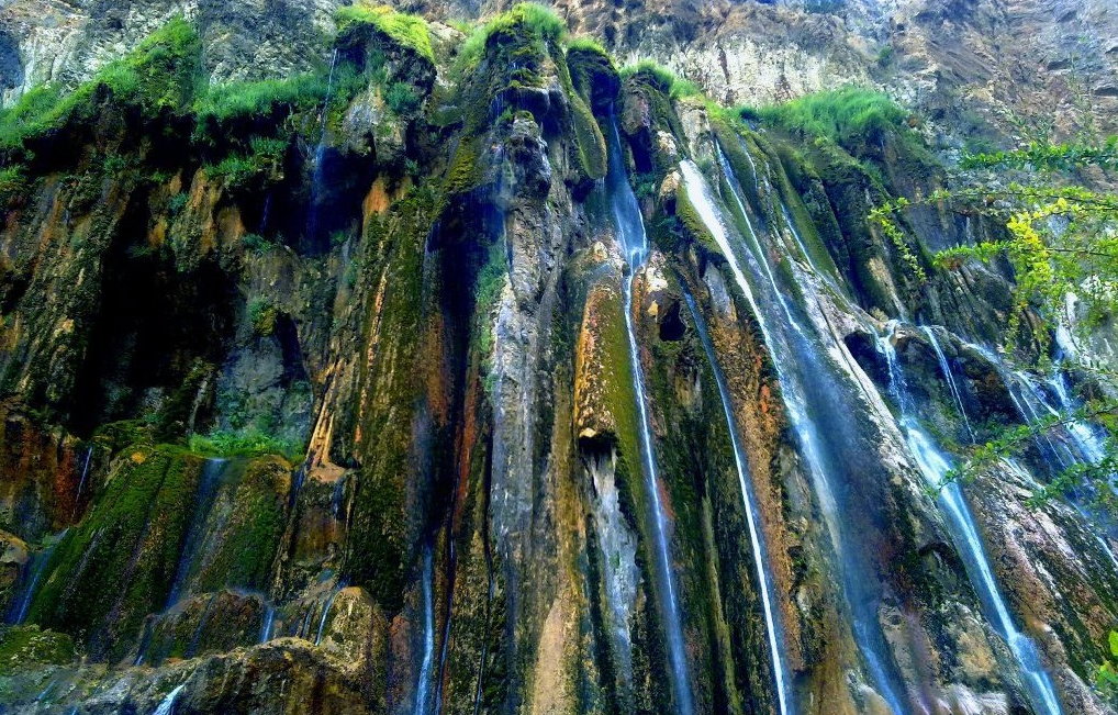 معرفی بزرگ ترین آبشار چشمه ای دنیا