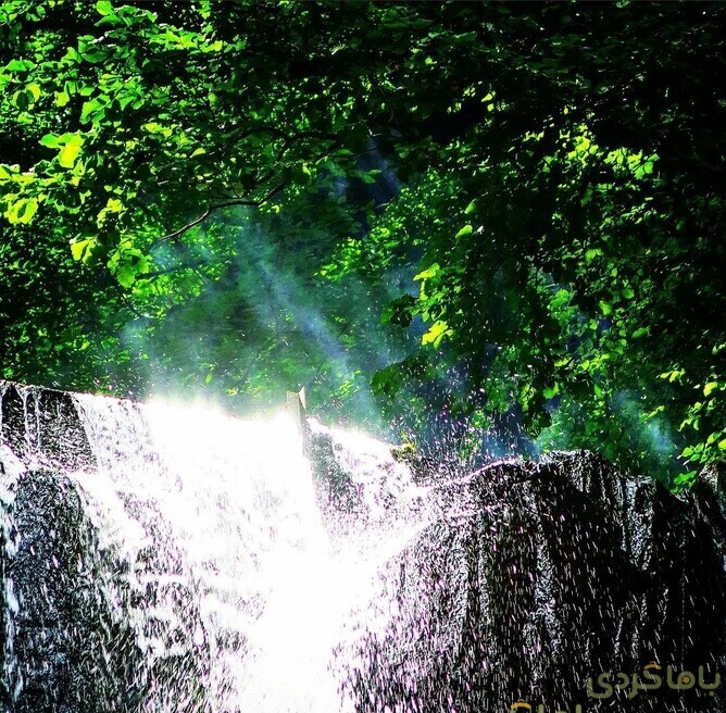 آبشار لونک در فصل بهار